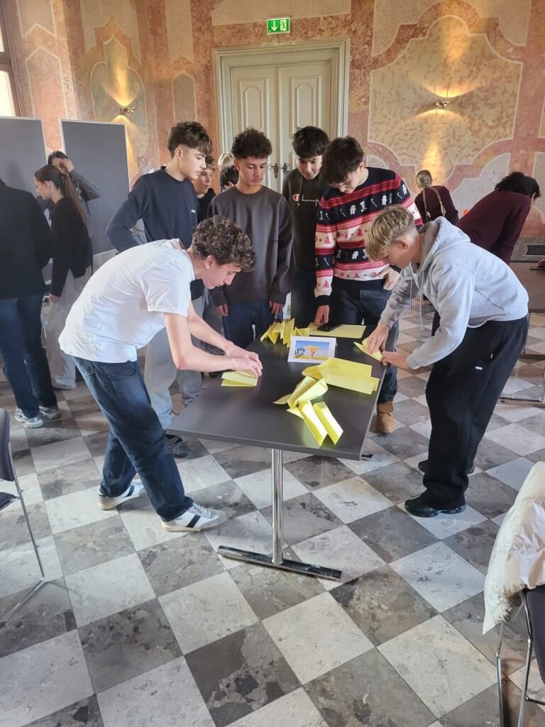 Kennenlernspiele im Sportprojekt 2025