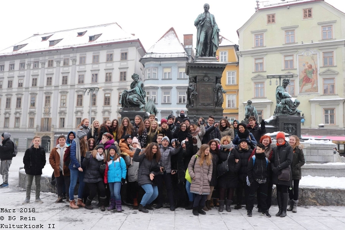 Gruppenfoto Hauptplatz